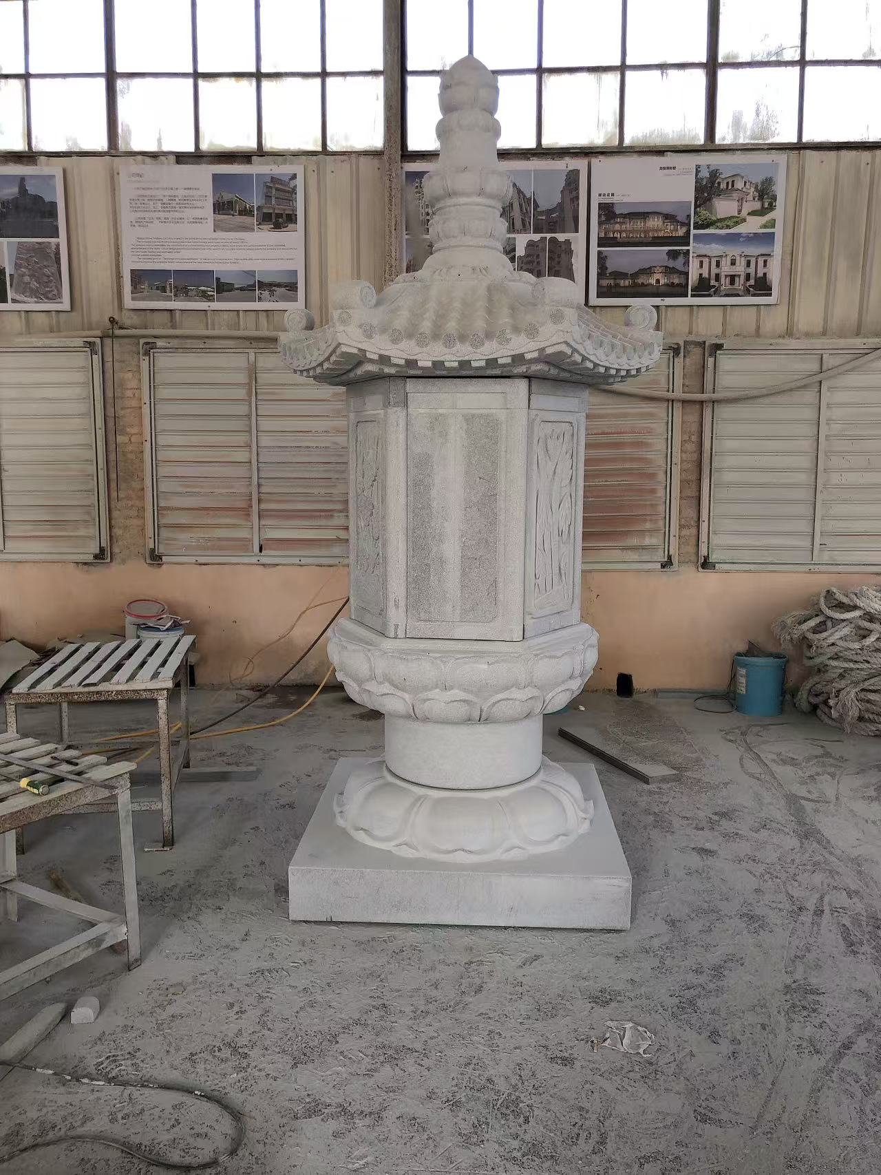Coreanica-style tombstones lucretur